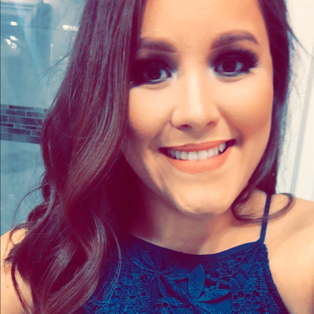 Meet your Posher, Elisa